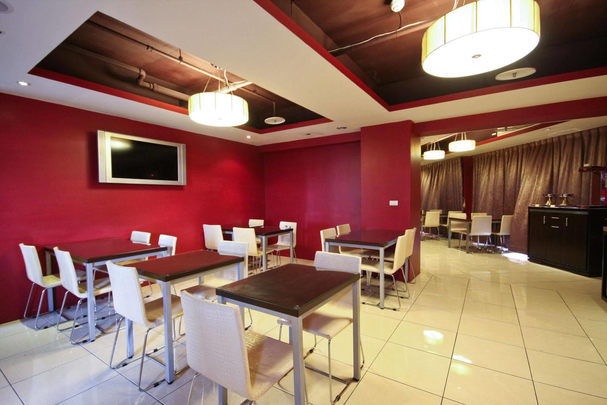 Talmud Hotel Gongyuan Taichung Exterior foto